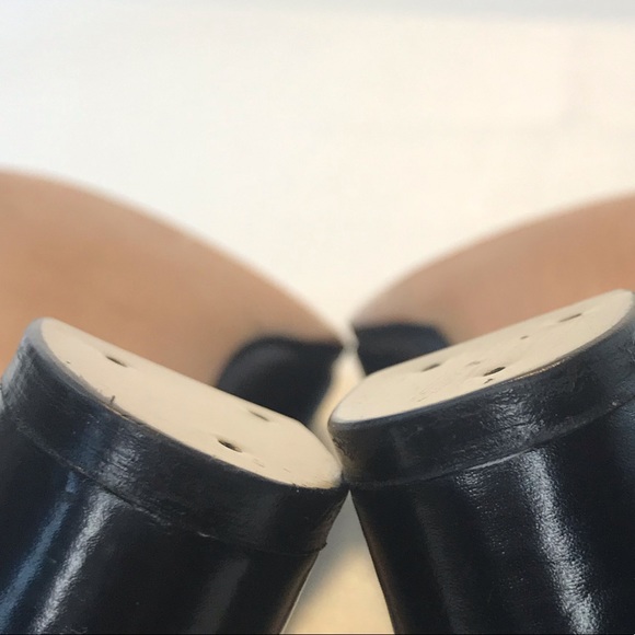 Salvatore Ferragamo leather heel pumps, shoes high end name brand - Picture 17 of 17